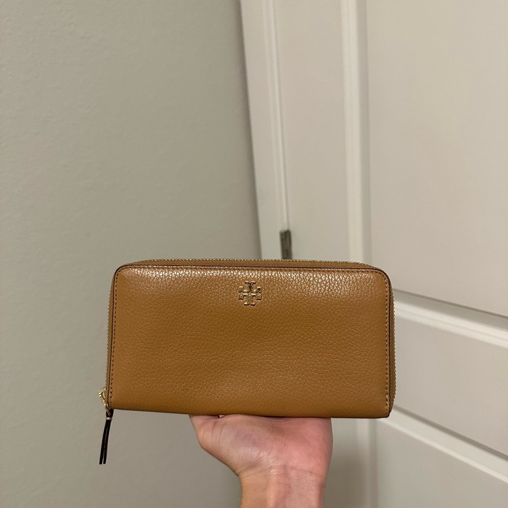 COPY - Tory Burch tan wallet